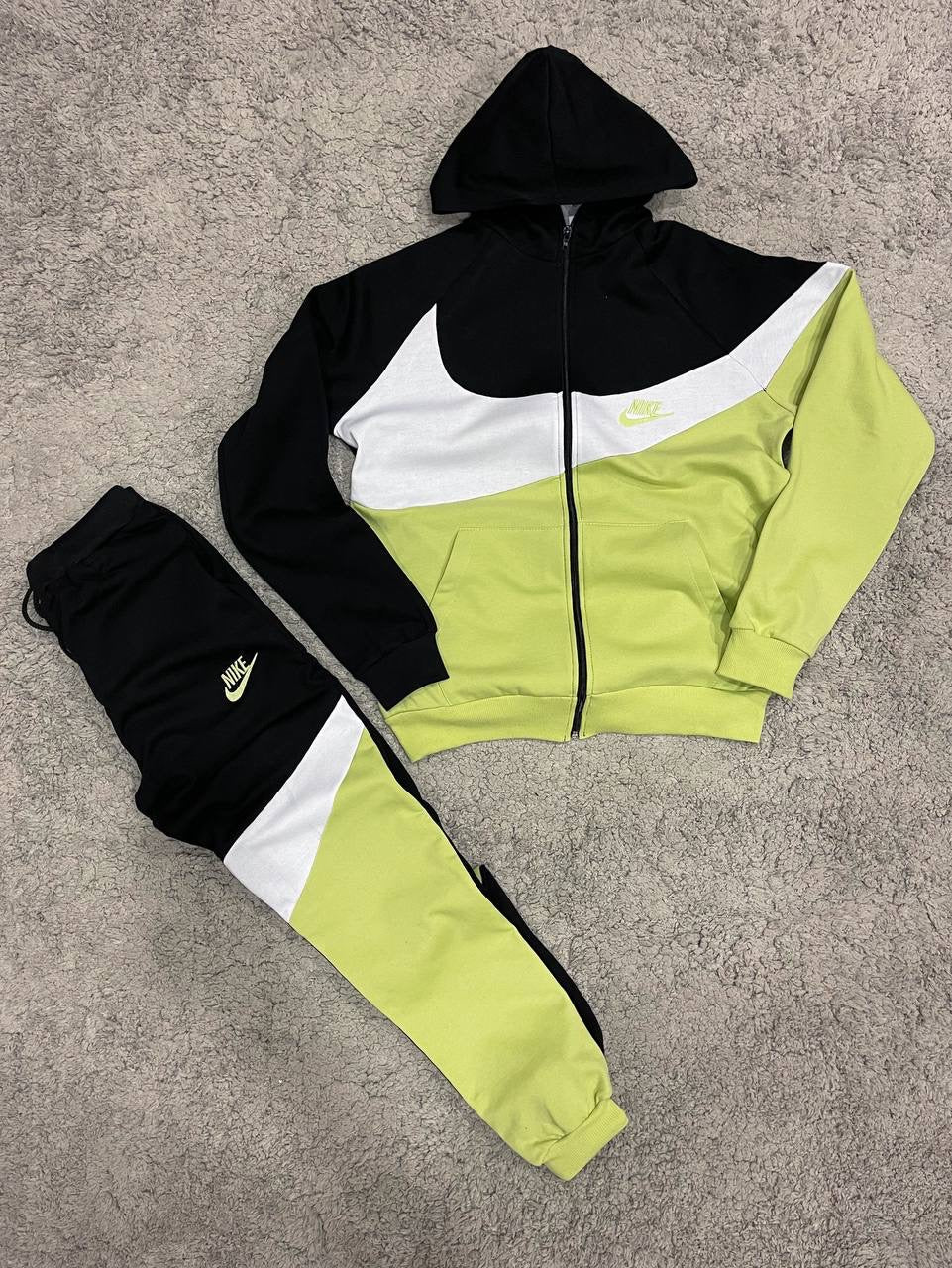 Chándal Nike “nuevo” "Baja calidad"