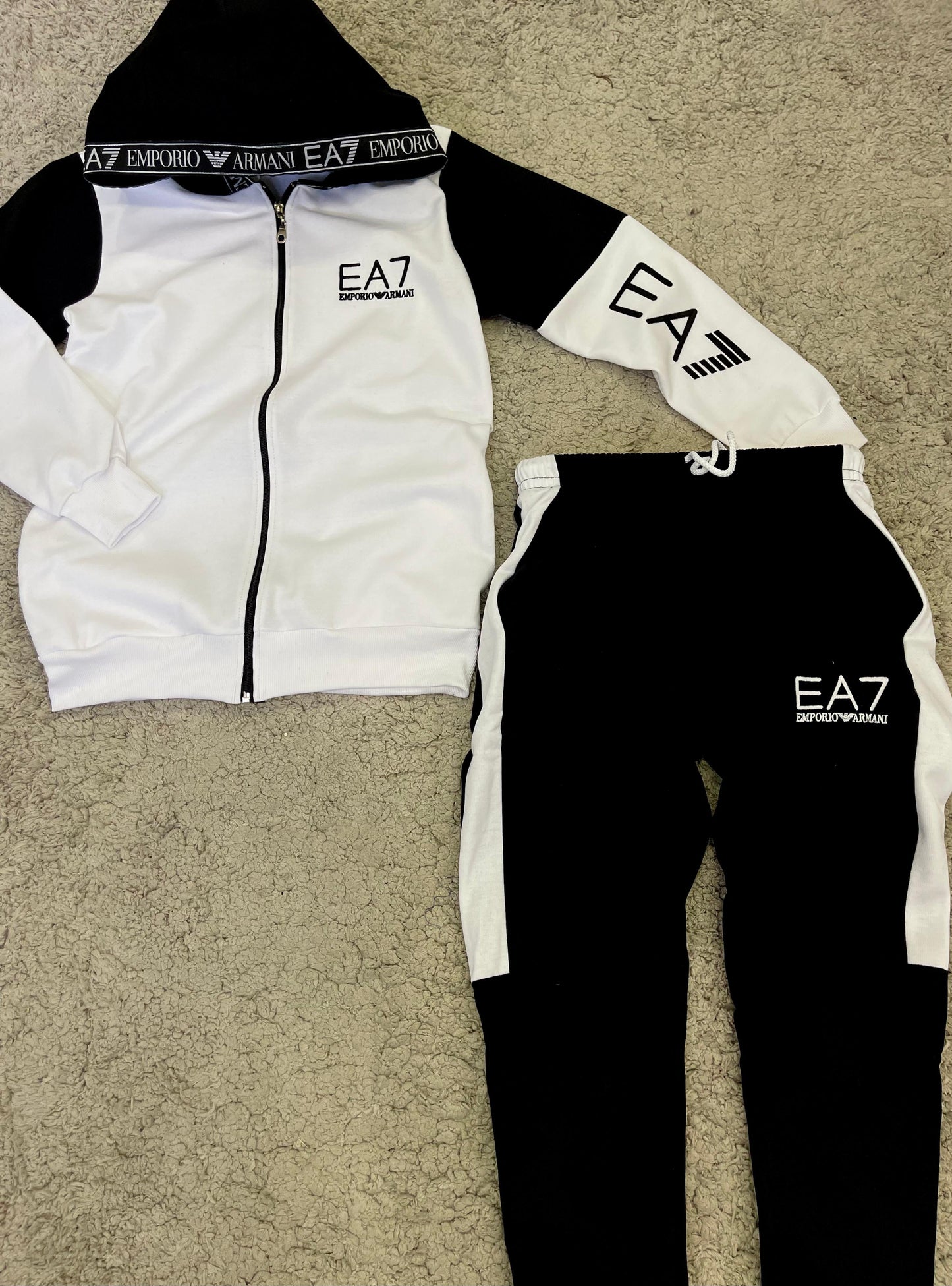 Novedad Chándal EA7 “blanco” "Baja calidad"