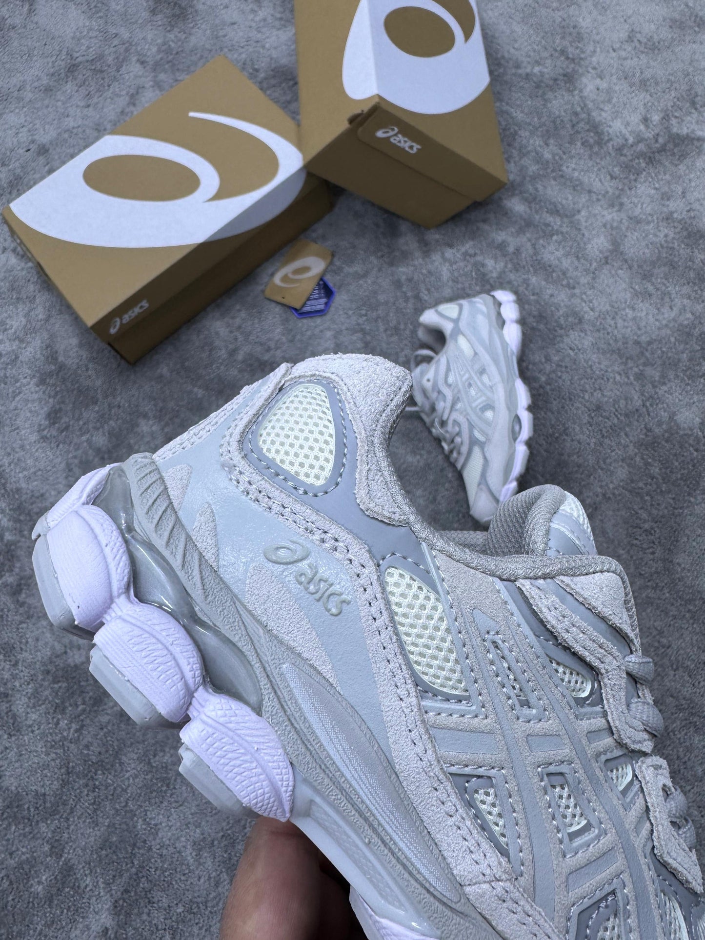 Asics GEL-NYC con gris