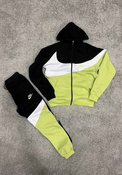 Chándal Nike “nuevo” "Baja calidad"