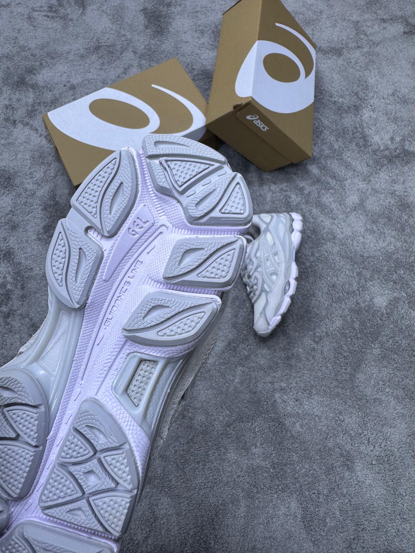 Asics GEL-NYC con gris