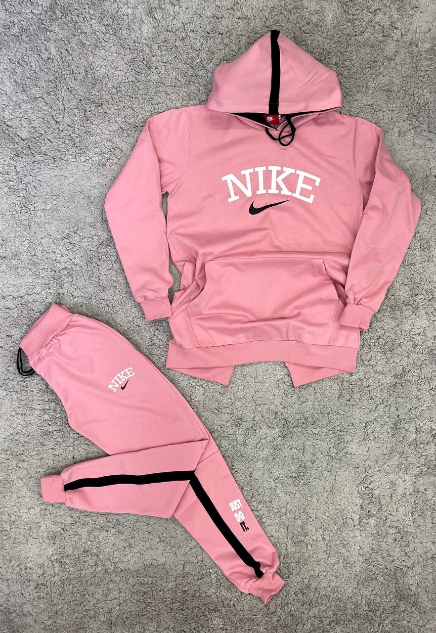 Chándal Nike rosa “novedad” "Baja calidad"