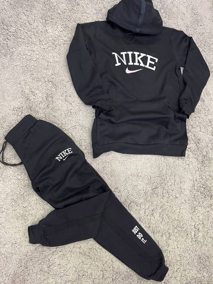 Chándal Nike negro “novedad” "Baja calidad"