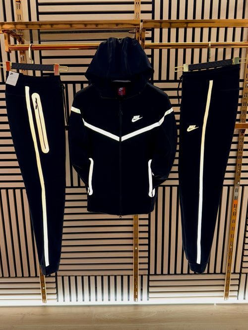 Nike tech Windrunner
