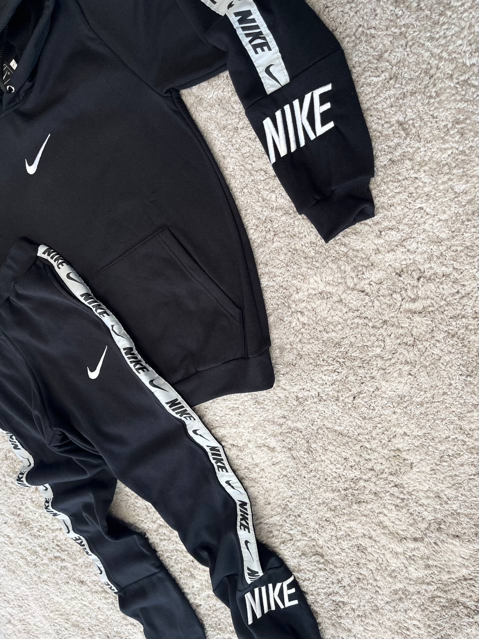 Chándal NIKE (Negro) "Baja calidad"