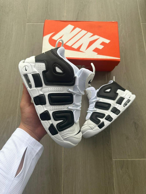Uptempo blanco y negro
